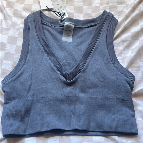 Aritzia V-Neck Crop Top - Picture 1 of 2